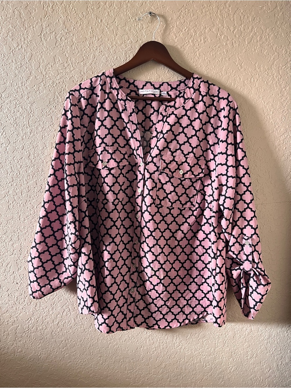 🐝Notations Pink Patterned Blouse - Relaxed Long Sleeve Top XL Front Pockets